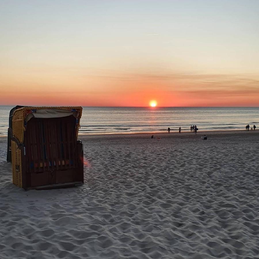 Buitenhuis Egmond Egmond aan den Hoef Buitenkant foto