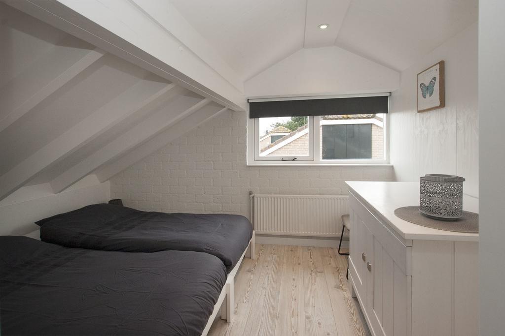 Buitenhuis Egmond Egmond aan den Hoef Buitenkant foto